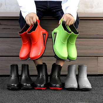 2023 Erkekler yağmur çizmeleri Ayak Bileği Platformu Kaymaz su Geçirmez ayakkabı Düz Renk Orta Varil Yağmur Çizmeleri Balıkçılık Ayakkabı Adam su ayakkabısı 44