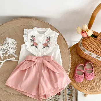2023 Yeni Yaz Bebek Kız Giysileri Takım Elbise Nakış Çiçek Kolsuz Gömlek Tops + Şort 2 Adet Set