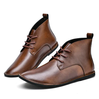 2023 Yüksek kaliteli ayakkabılar Adam için Çapraz bağlı erkek botları Moda Dikiş yeni ışık erkek deri rahat yarım çizmeler Zapatos De Hombre