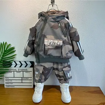 Erkek Bebek Giysileri Set Sonbahar ve Kış Yeni çocuk Kapşonlu Kalınlaşmış Camo Kazak Pantolon 2 Parça Set
