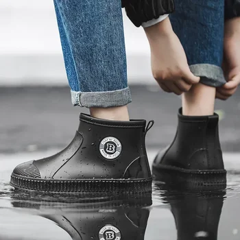 Erkekler yağmur çizmeleri kauçuk ayakkabı Su Geçirmez Kadın İş Patik Kış Artı Pamuk Kayma Unisex yarım çizmeler Şişeler De Pluie 2024