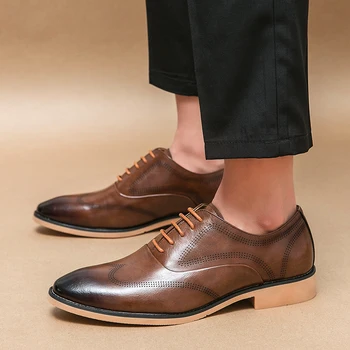 Ingiliz Tarzı Erkek Yüksek Kaliteli Deri Wholecut Oxfords Klasik Elbise Ayakkabı Marka El Yapımı Ofis Iş Resmi Ayakkabı Erkekler için