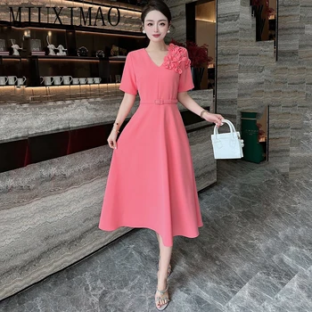 MIUXIMAO 2023 yüksek kaliteli yay ve Yaz Zarif Elbise Kısa Kollu V Yaka Katı Aplike Kemer Moda uzun elbise Kadın Yelek