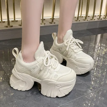 Moda Kadın Takozlar Tıknaz Spor Ayakkabı 7CM Beyaz Siyah rahat ayakkabılar Bayanlar vulkanize ayakkabı Yüksek Platform deri sneakers Kadın