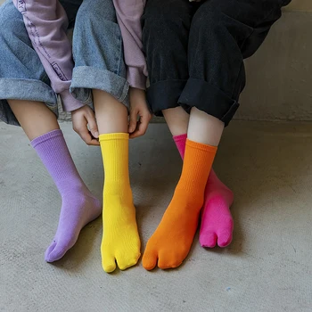 Penye Pamuk Bölünmüş Ayak Çorap Rahat İki Parmaklı Çorap Japon Harajuku Kadın Tabi İki Parmak Çorap Yaz parmak arası sandalet