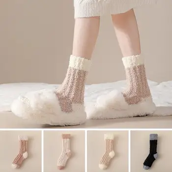 Polyester Çorap Rahat Mercan Kadife Orta buzağı Çorap Yumuşak Elastik Kalınlaşmış Sıcak Peluş Polyester Elyaf kadın Uyku Sonbahar için