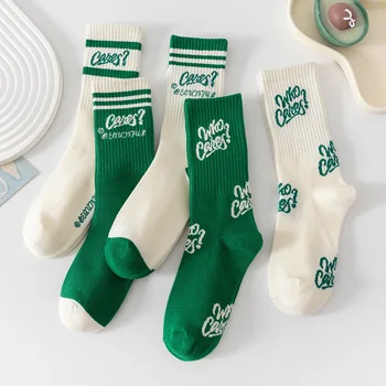 Yeni Yeşil Çorap Pamuk Japon Orta Tüp Çorap Kadın Erkek Ins Moda Sonbahar Kış spor çorapları Mektup Çizgili Harajuku Çorap