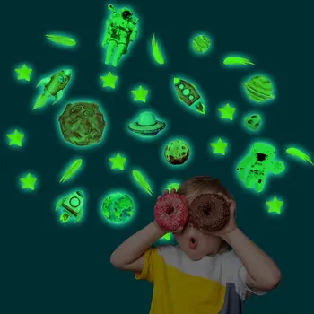 Zollor Aydınlık Uzay Gemisi Astronot Gökyüzü Duvar Sticker Karikatür Çıkartmalar Çocuk Erkek Kız Odası Dekorasyon Floresan Parlayan Sticker